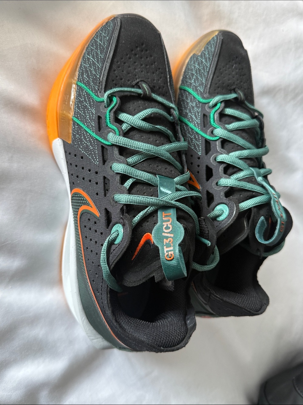 Nike Air Zoom GT.3 Cut Volleyball shoes! Worn once!